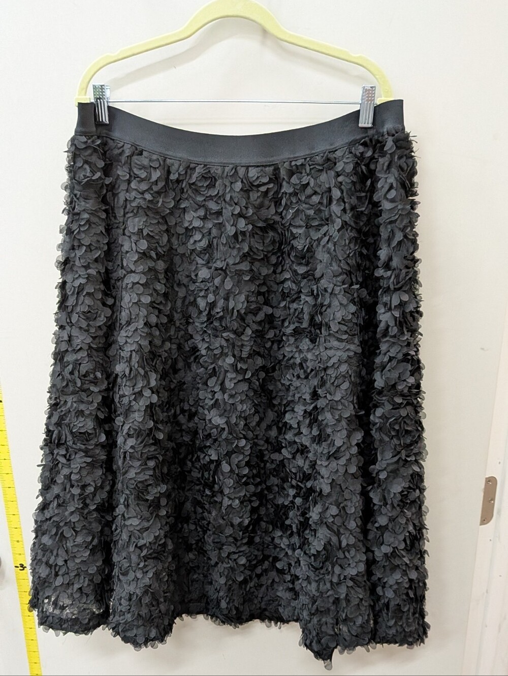 Mally Beauty Black Petal-Texture A-Line Skirt. New.